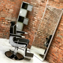 Load image into Gallery viewer, Barber Chair Karl